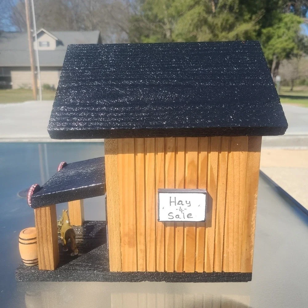 Farm House Custom Made Brand New Bird House‎ Amazing Detail & Color 11' by 11'